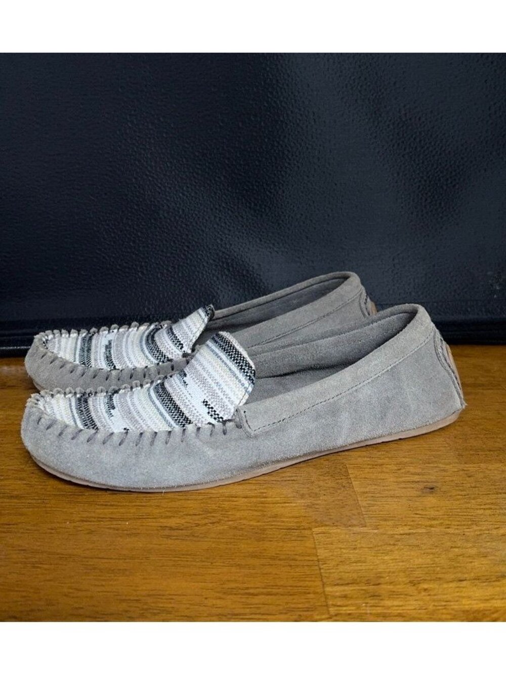 Minnetonka Serape Gray Suede Striped Moccasin Loafers Womens Size 9